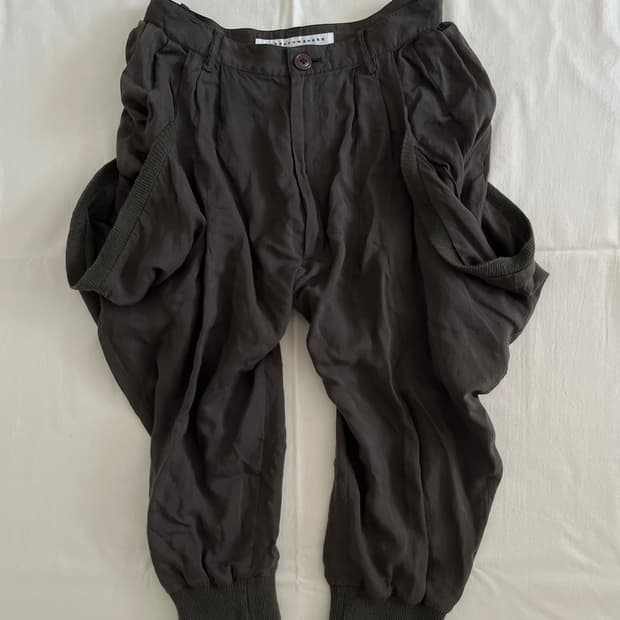 draping capri pants