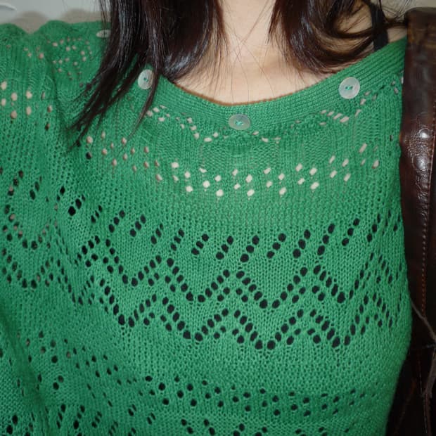Neck button green knit