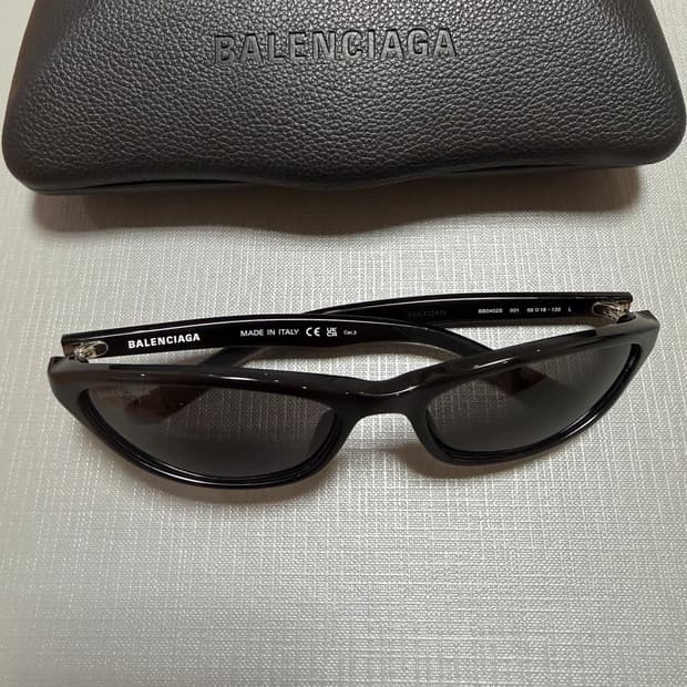 발렌시아가 선글라스