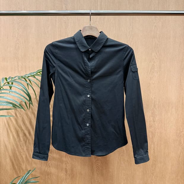 띠어리 코튼 긴팔 셔츠 블라우스 팔 스트랩 버튼 디테일 블랙