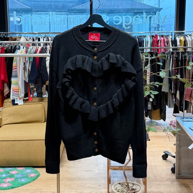 비비안 웨스트우드 레드라벨 블랙 하트 프릴 가디건 