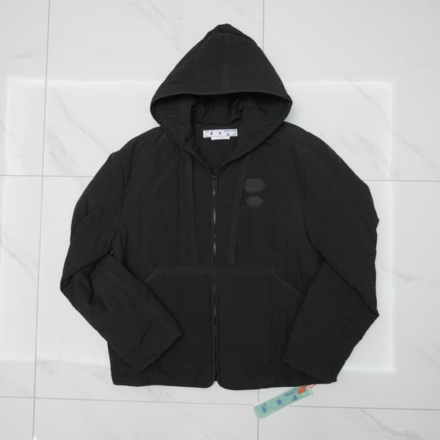 [L] 오프화이트 퀄티드 후드 자켓 블랙