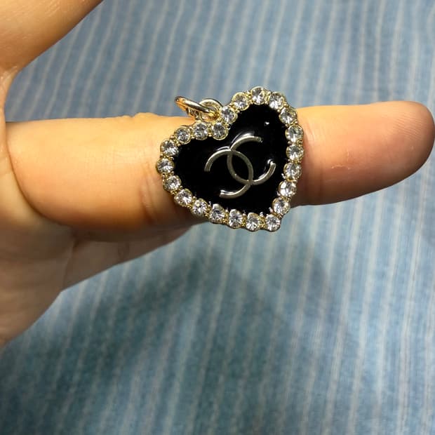 업사이클링 팬던트 블랙큐빅