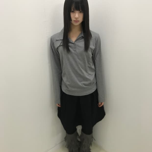 Line point grey collar loose fit sleeve
