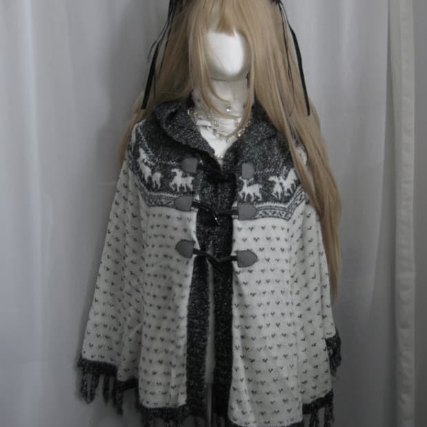 Nordic Winter Knit Cape 하트패턴의 노르딕 윈터 케이프