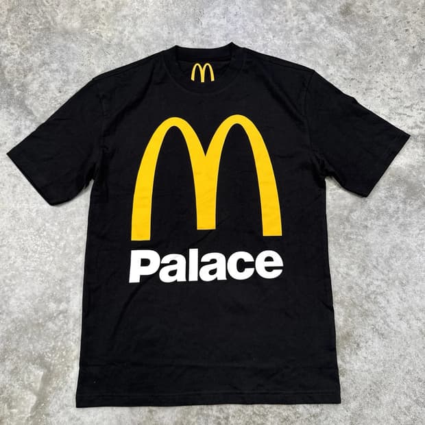 팔라스 x 맥도날드 로고 티셔츠