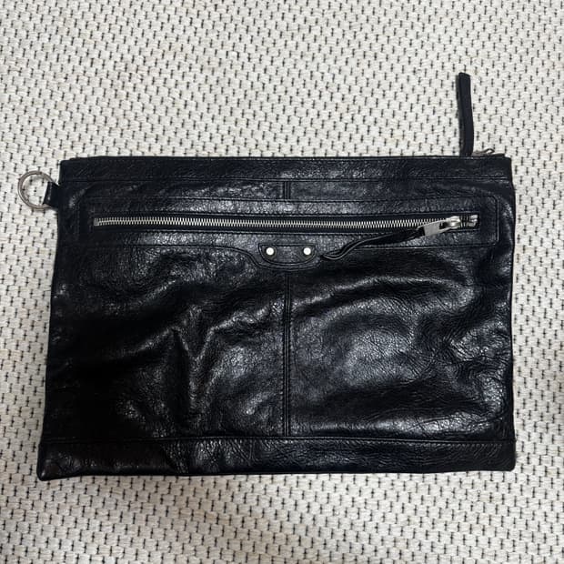 발렌시아가 클러치