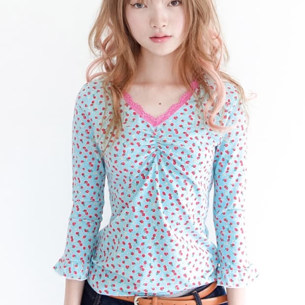 [F.E.E.S] little strawberry lace top 