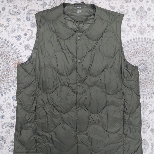 유니클로 ULD 라이트 다운 베스트 올리브 XL