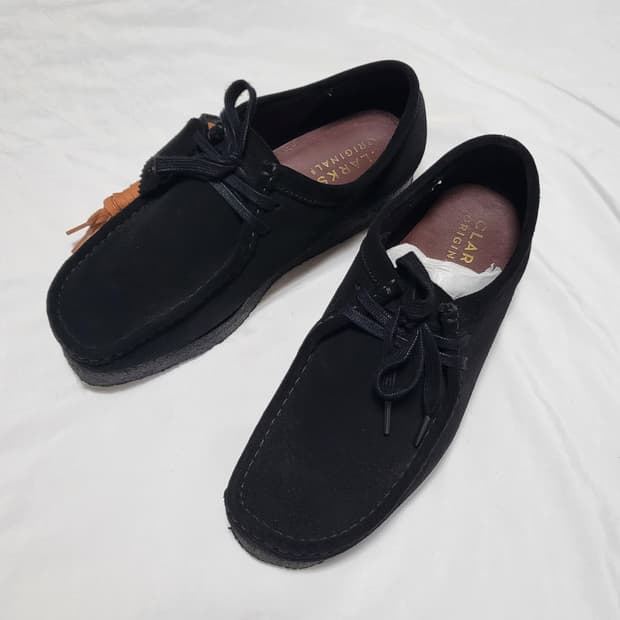 클락스 왈라비 올블랙