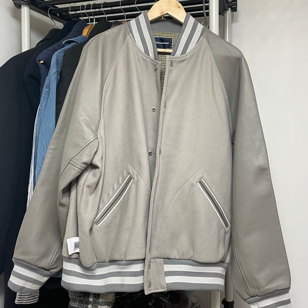 디스이즈네버댓 바시티자켓(L)