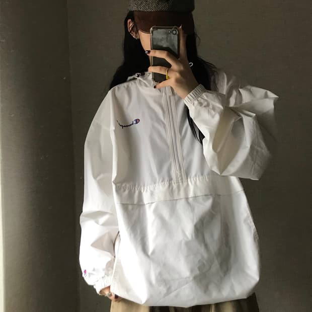 챔피온 화이트 오버핏 아노락