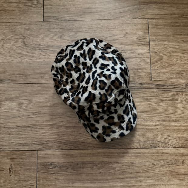 Leopard cap