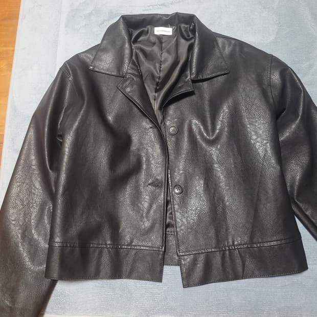 블랙 레더 크롭 가죽 자켓