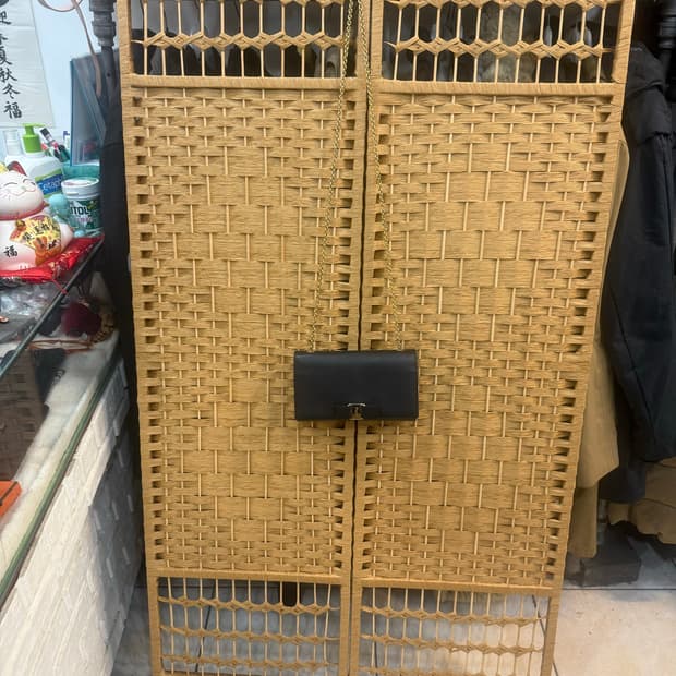 정품 페레가모 바라 지니 체인 크로스백 팝니다