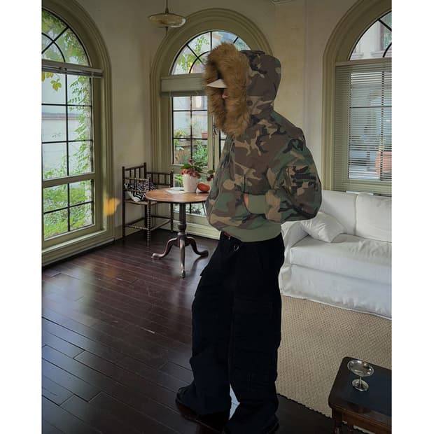 비엑세스 Double-Sided Hooded Bomber Jacket