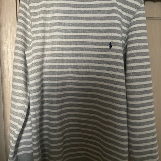 코르티스 엄성현티 엄성현 폴로 티 판매합니다