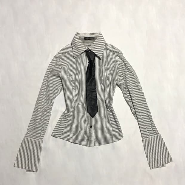 오버 커프스 스트라이프 셔츠