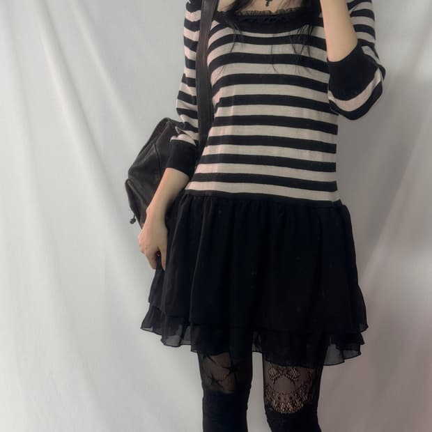 스트라이프 패턴 러플 니트 원피스 슬리브리스 2pcs SET