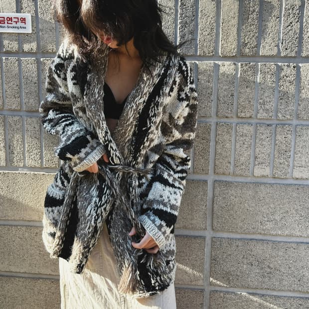 GOA 스트랩 디테일 코위찬 가디건