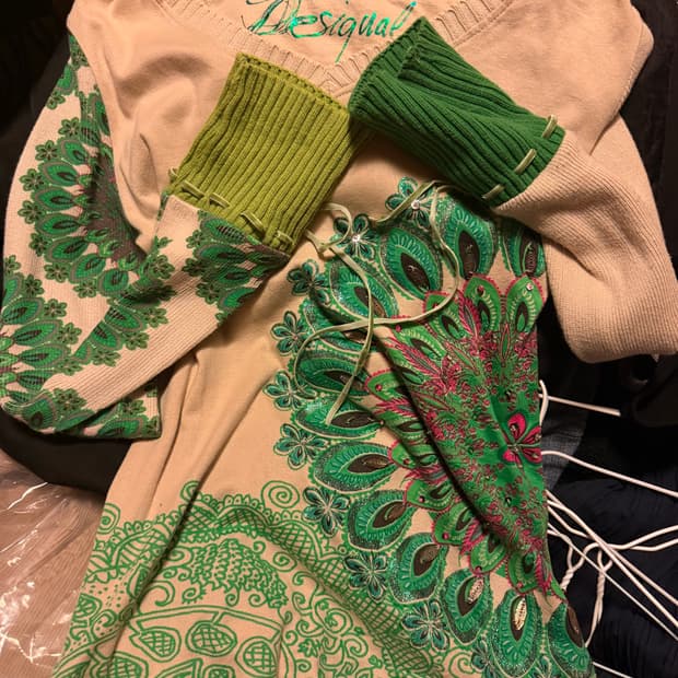 데시구알 리본 스팽글 니트