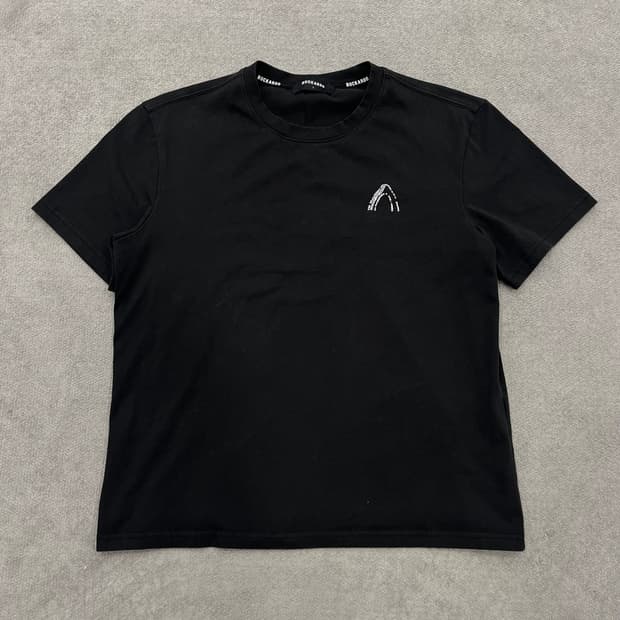 L 버커루 큐빅 반팔 티셔츠