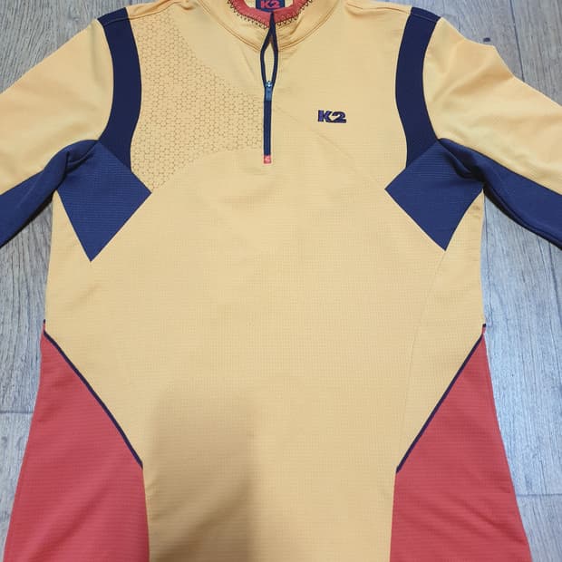 1017 k2 아웃도어 반집업 90 사이즈입니다