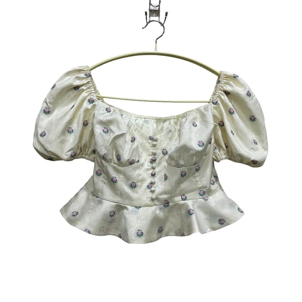 서쿠키 자수 크롭티