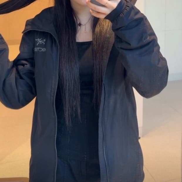 아크테릭스 아톰 후디 블랙