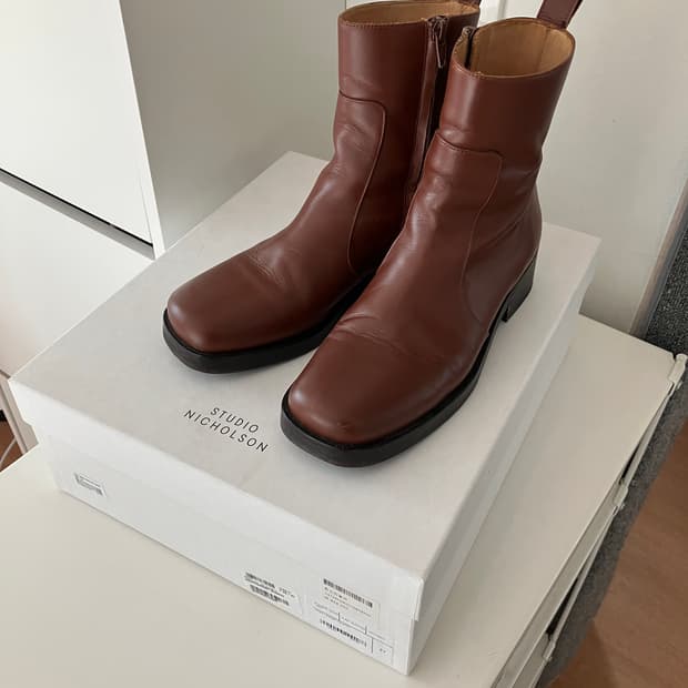studio nicholson 스퀘어토 첼시 부츠