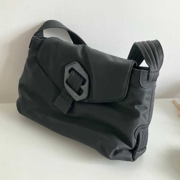 HVISK 비건 숄더백