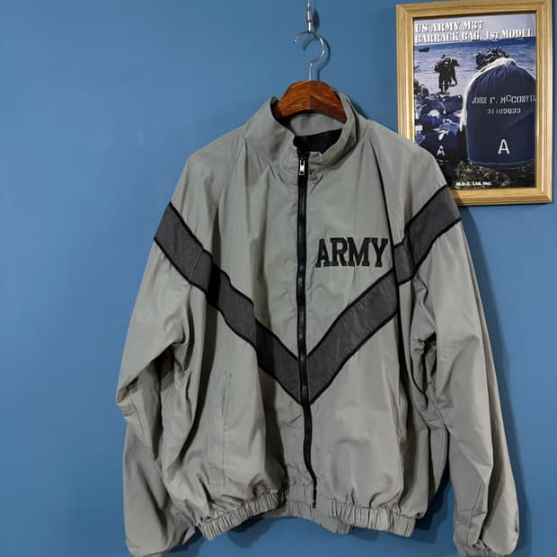 90‘s U.S Army IPFU Jacket.