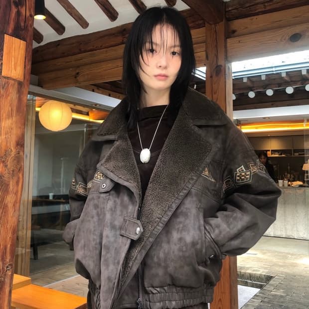 Unanswered mystery 무스탕 (brown)