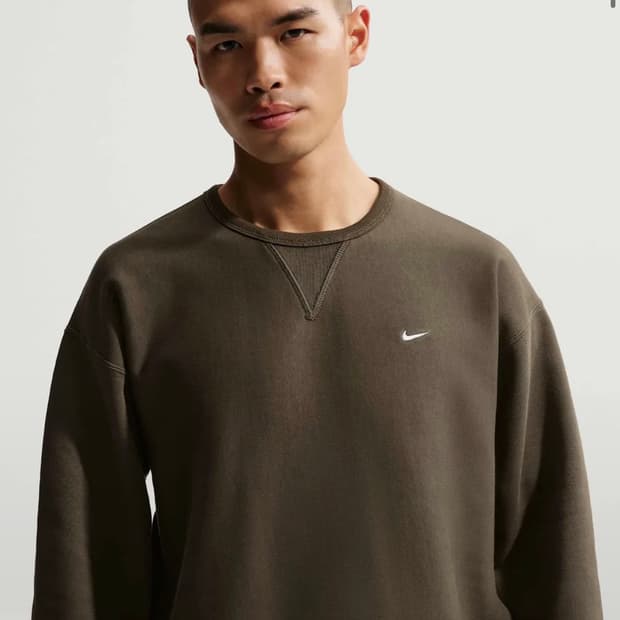 나이키 솔로 스우시 플리스 크루 맨투맨 - 다크 헤이즐:화이트 