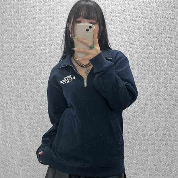 뉴발란스 올드스쿨 백로고 반집업 맨투맨 M C09301