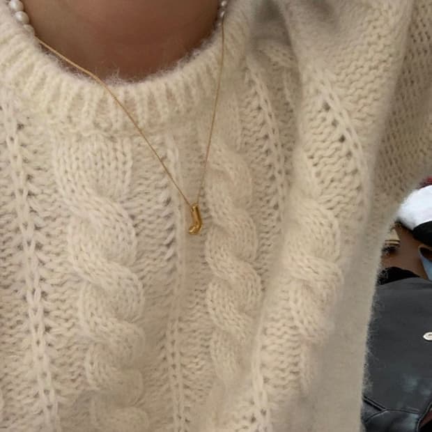 더바넷 포프 케이블 니트 스웨터 아이보리