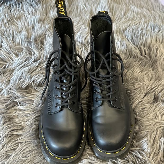Dr. Martens 닥터마틴 8홀 부츠
