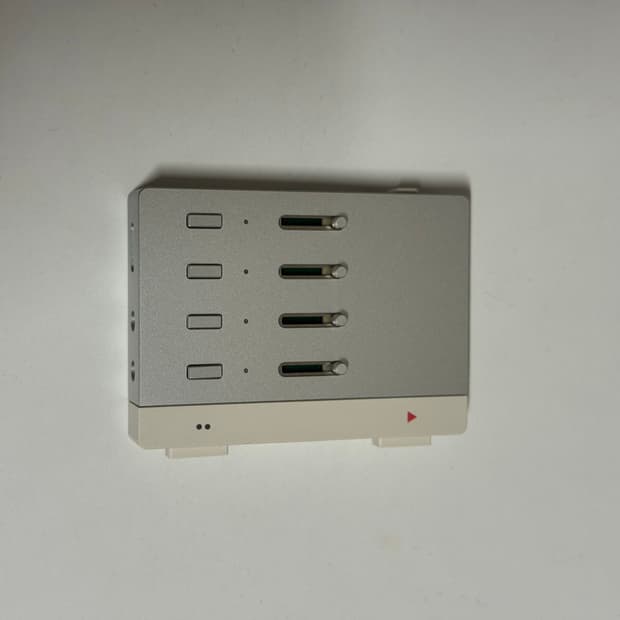 스템 플레이어 Teenage engineering