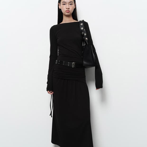 다이애그널 백리스 원피스