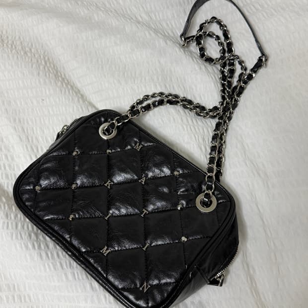 마뗑킴 스터드 미들 퀼팅백