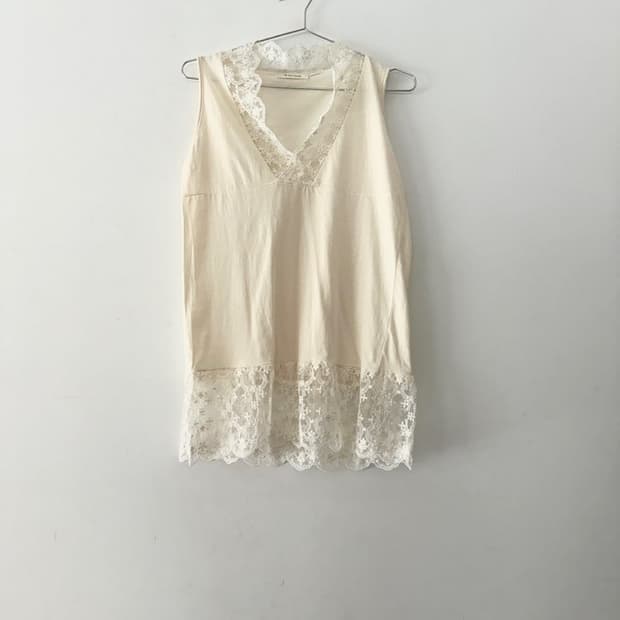 Embroidery pure sleeveless