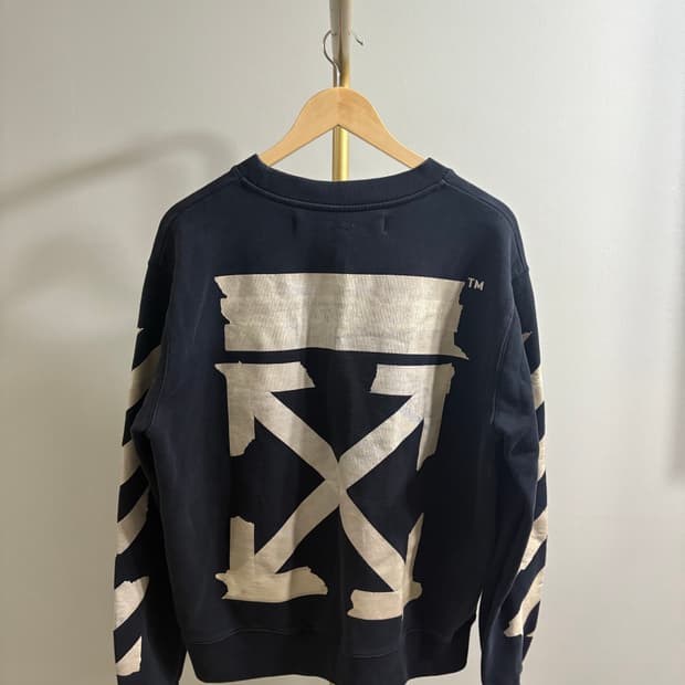 오프화이트 테이프 애로우 맨투맨