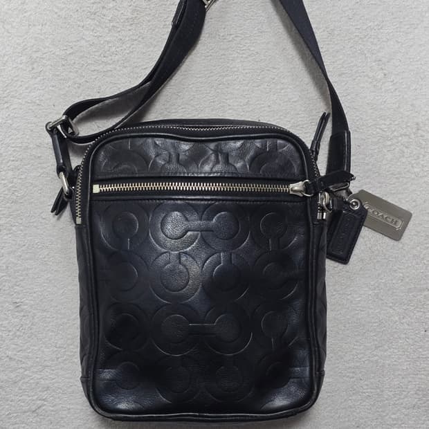 코치 COACH 옵아트 소가죽 메신저백 숄더백 크로스백