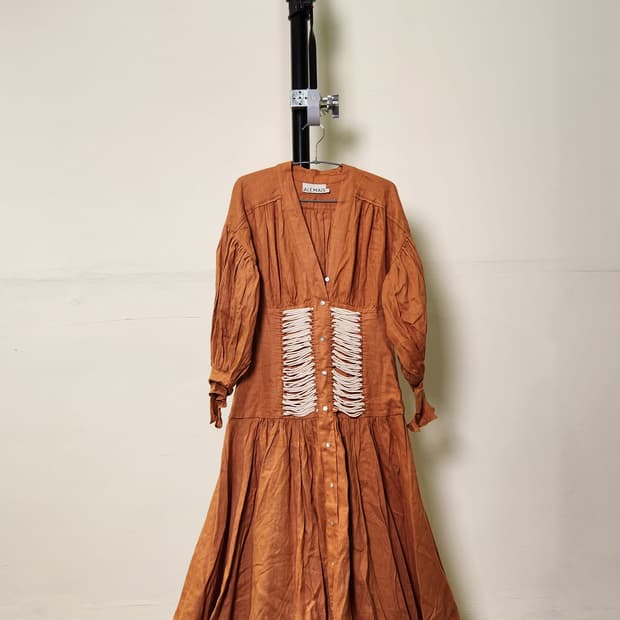 알레메이스 롱 원피스 브라운