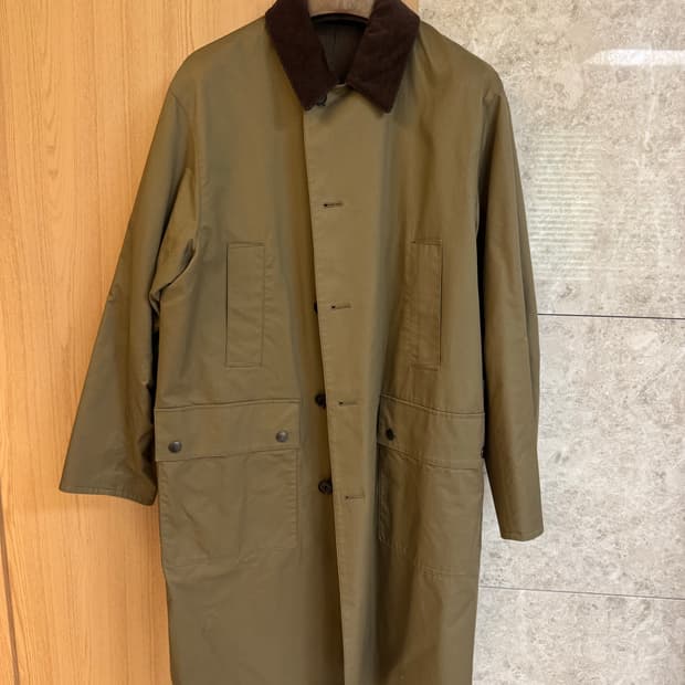 유나이티드에로우즈 뷰티앤유스 리버서블 코트