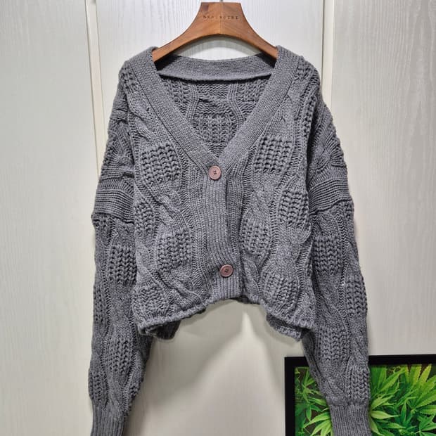 회색 꽈배기 크롭 가디건