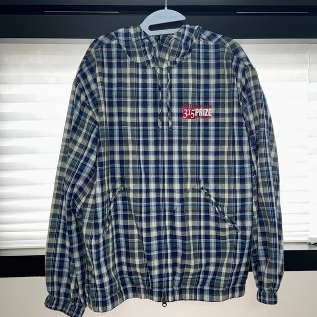 테켓 네이비 후드바람막이?