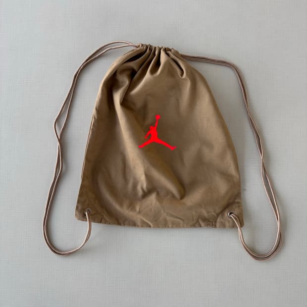 조던 x 트래비스 스캇 슈백