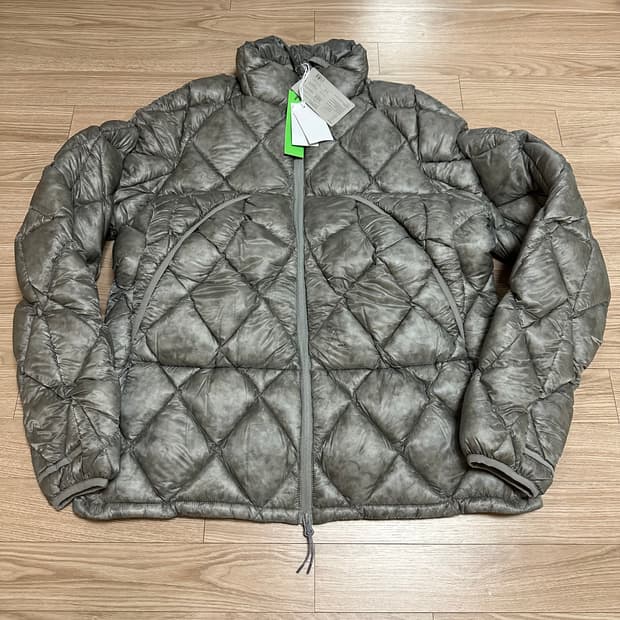 로아 하이킹 nuna 800필 파워 다운 자켓 실버 L
