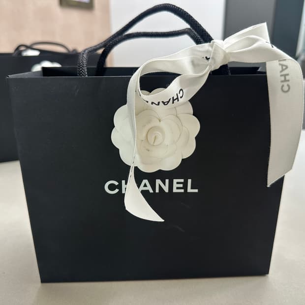 샤넬 클래식 똑딱이 카드지갑 금장 !